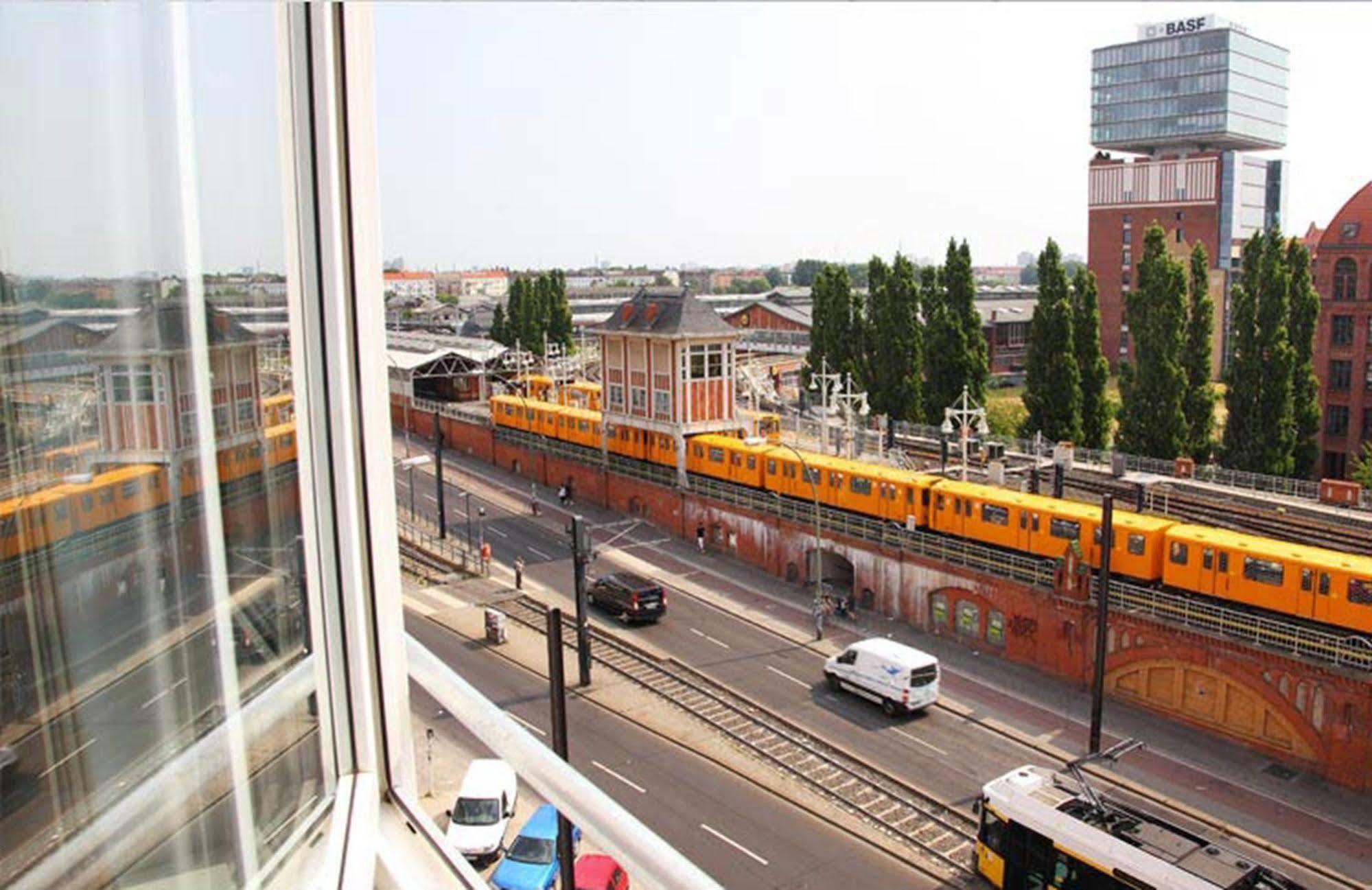 Industriepalast Berlin Hostel Exterior photo